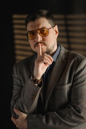 Жизнь на краю: что стоит за соблазном чужой жены