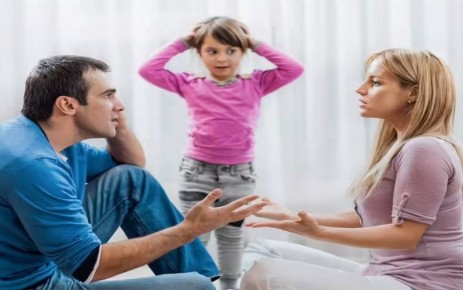 Как совместно воспитывать детей с родителем-нарциссом: полезные советы