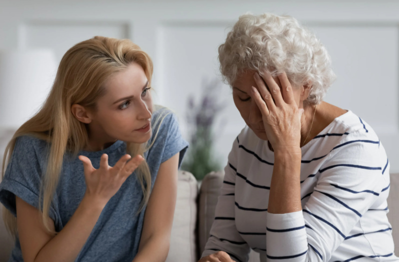 Соперничество с мамой: Как это влияет на взрослую жизнь дочери