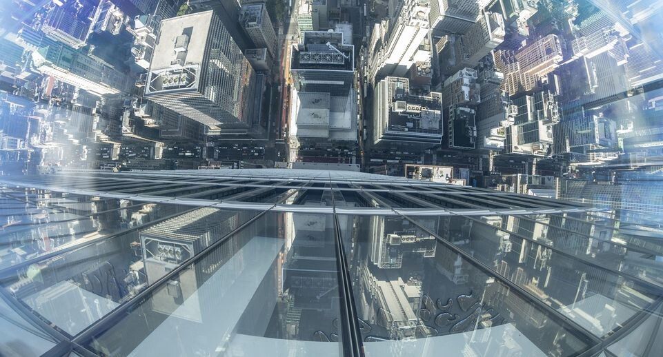 Исследование акрофобии: почему высота вызывает страх и как его преодолеть